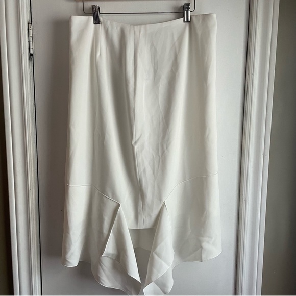 NWT ANNE KLEIN asymmetrical midi length white side slit skirt size 12 - Picture 4 of 7